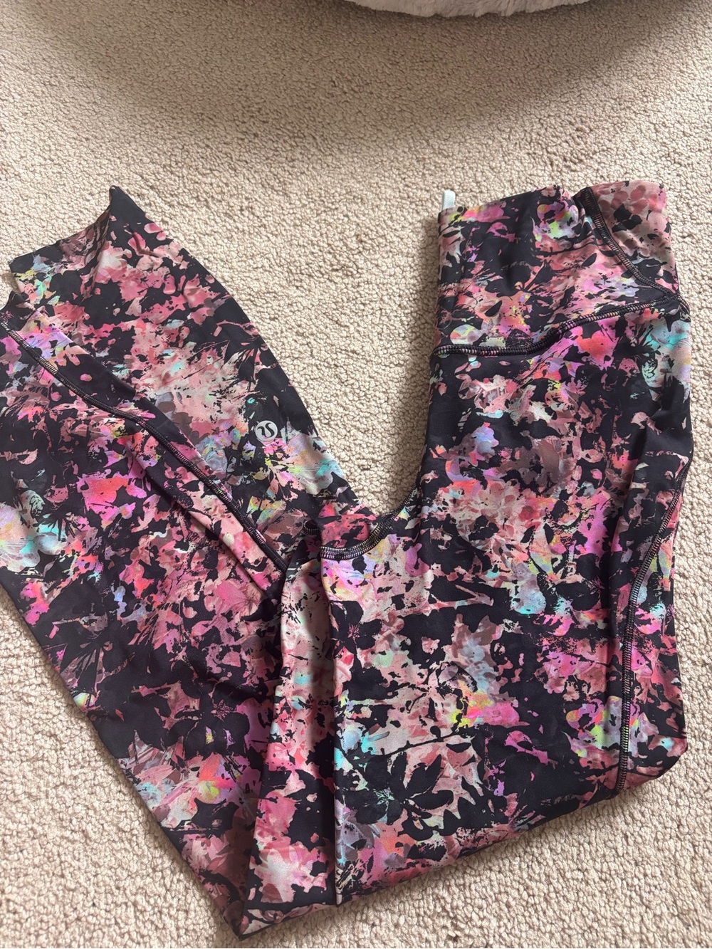 lululemon athletica base pace 25” Black Multicolor Floral Print Leggings